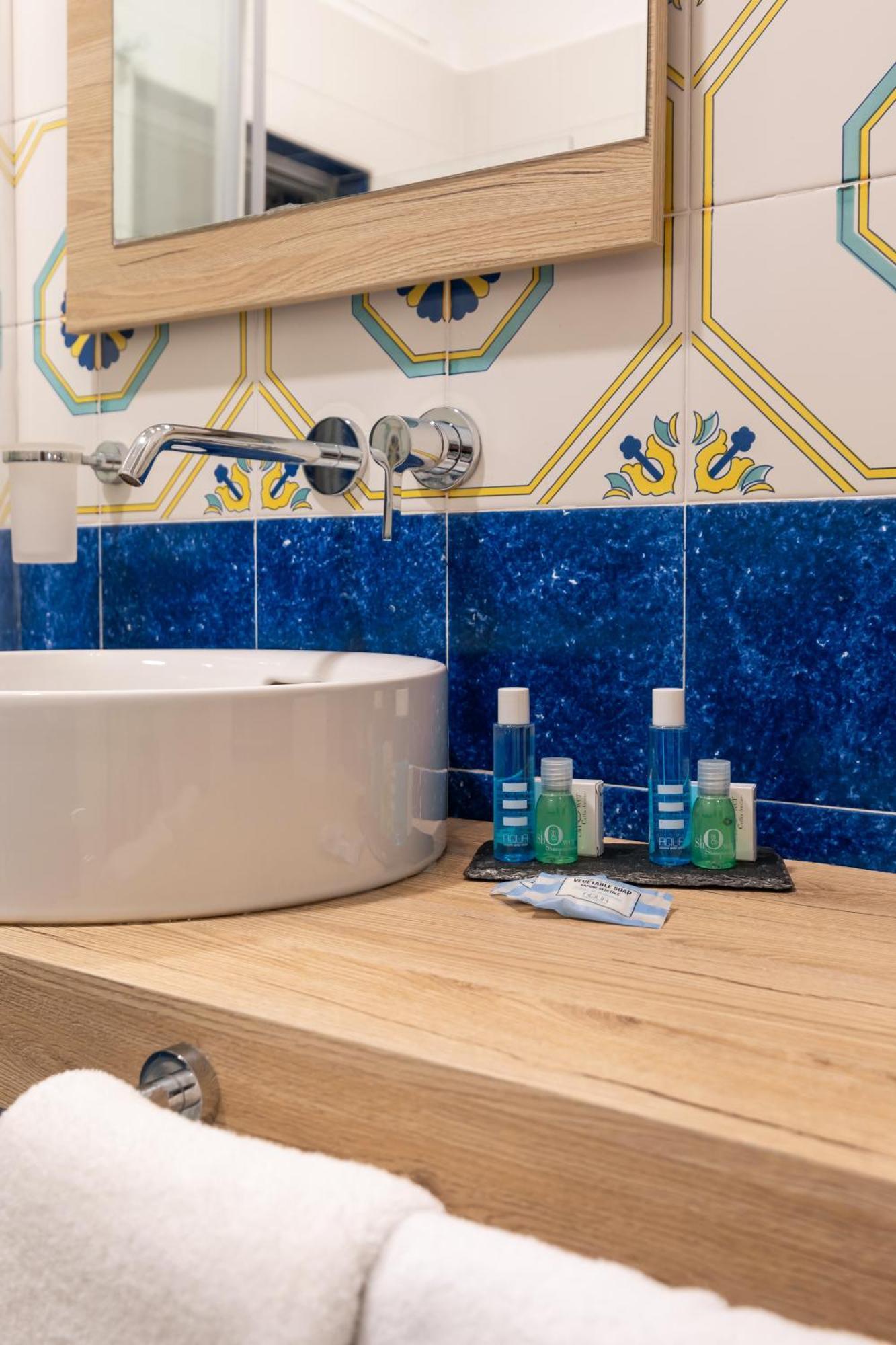 Yourhome - Lidia Rooms & Suites Σορέντο Εξωτερικό φωτογραφία